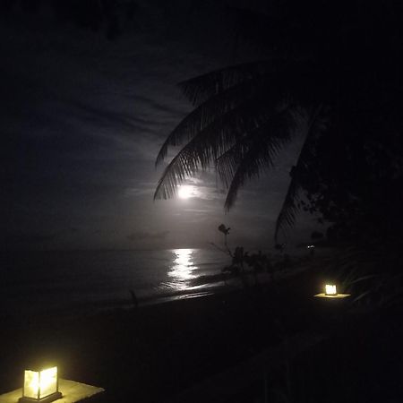 Bali North Beach B&B Tianyar ภายนอก รูปภาพ