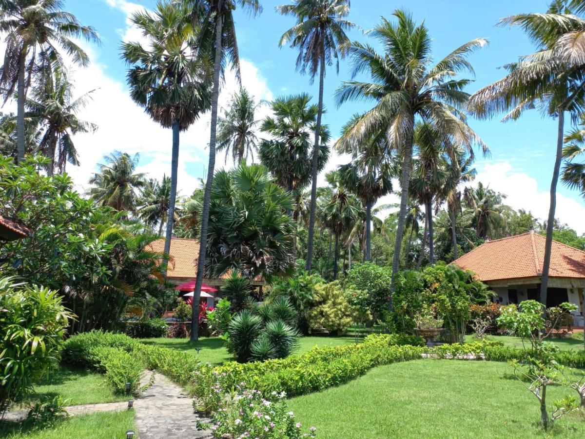 Bali North Beach B&B Tianyar ภายนอก รูปภาพ