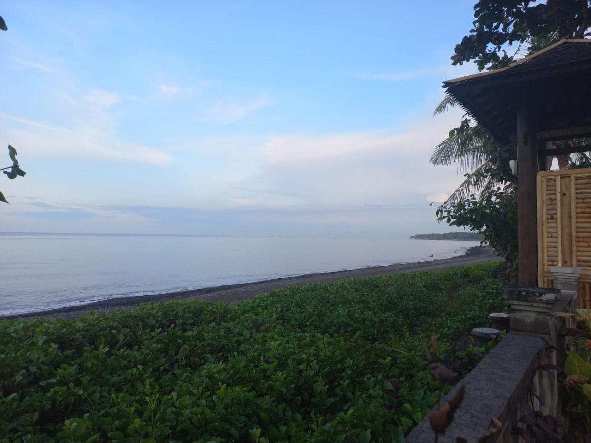 Bali North Beach B&B Tianyar ภายนอก รูปภาพ