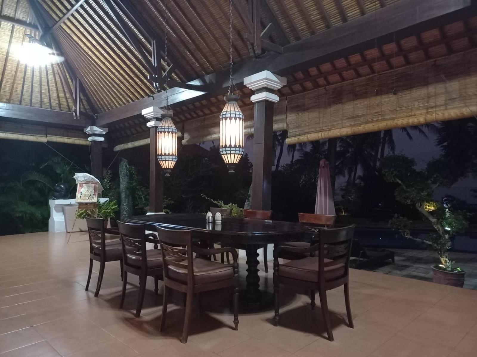 Bali North Beach B&B Tianyar ภายนอก รูปภาพ