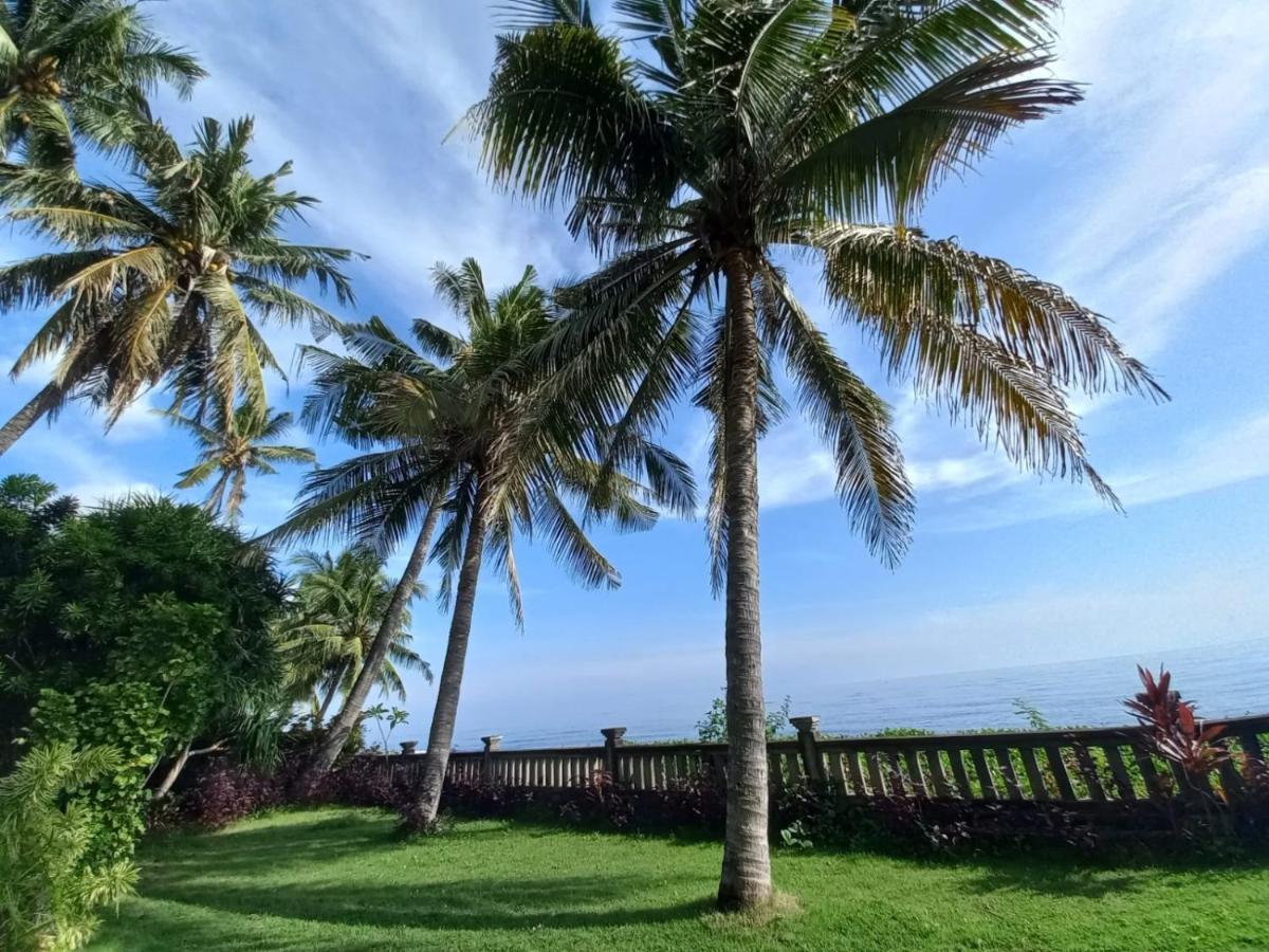 Bali North Beach B&B Tianyar ภายนอก รูปภาพ