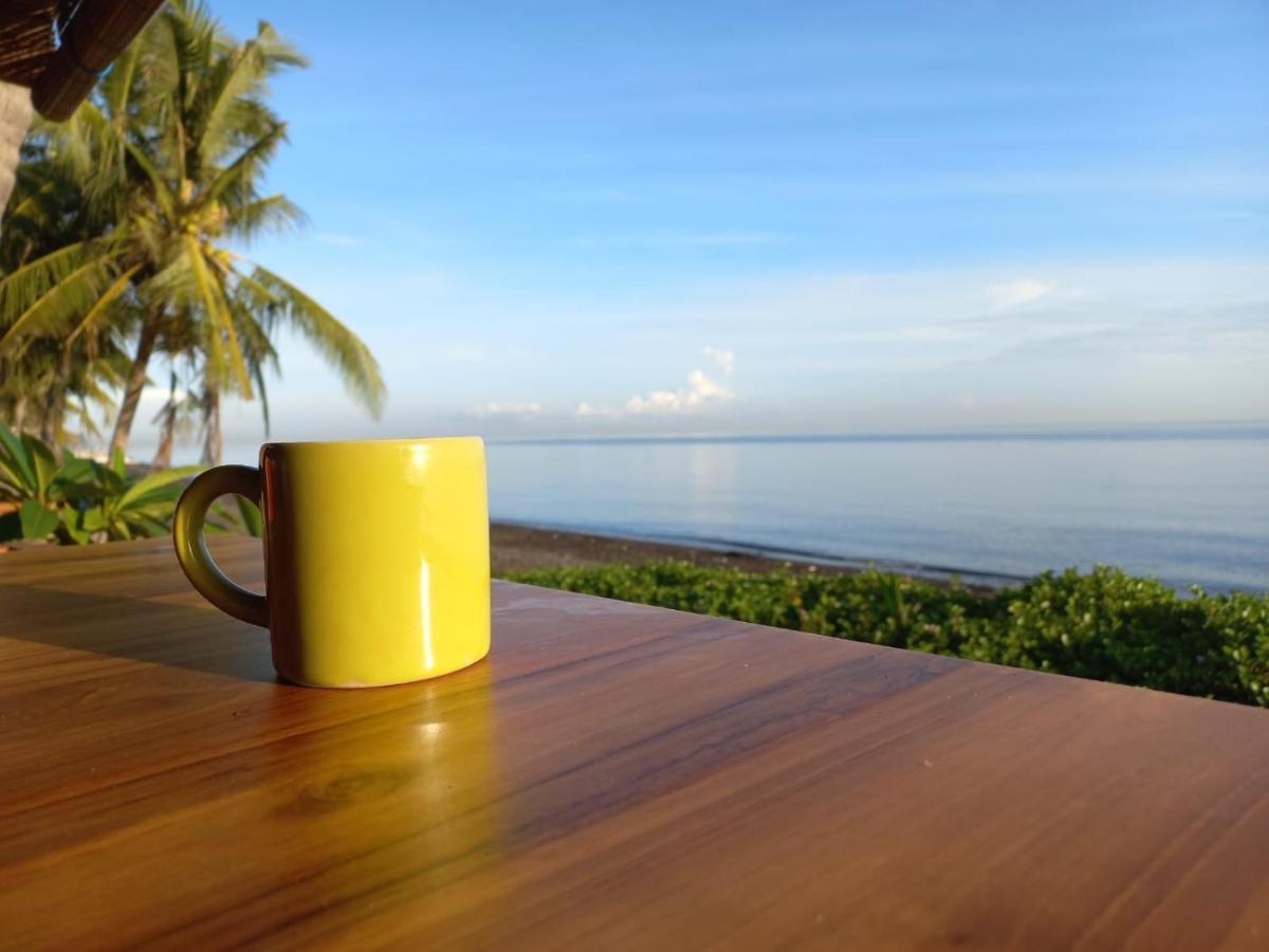 Bali North Beach B&B Tianyar ภายนอก รูปภาพ