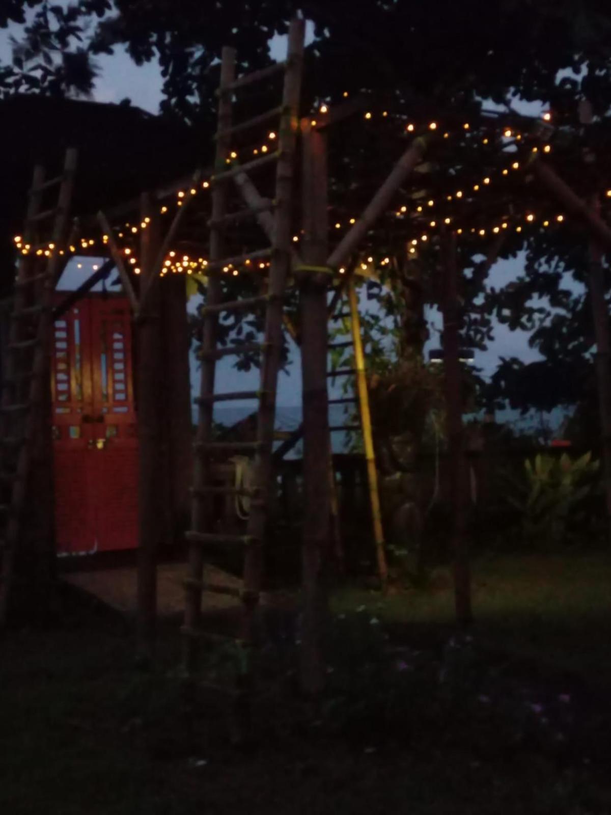 Bali North Beach B&B Tianyar ภายนอก รูปภาพ