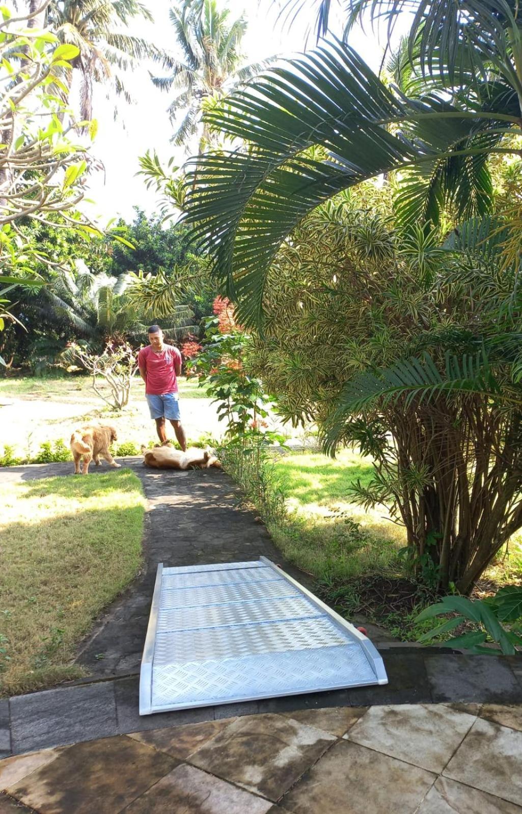 Bali North Beach B&B Tianyar ภายนอก รูปภาพ